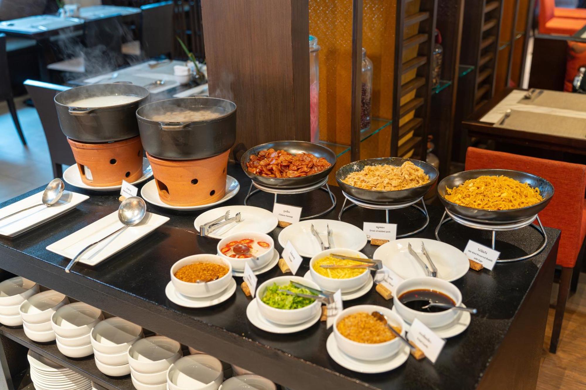 Avani Khon Kaen Hotel & Convention Centre Екстер'єр фото